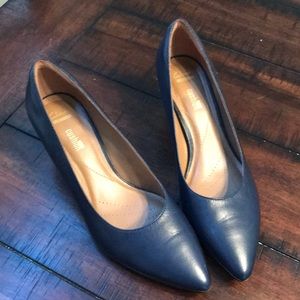 Navy blue Clark’s low heels